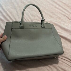 Grew Michael kors bag
